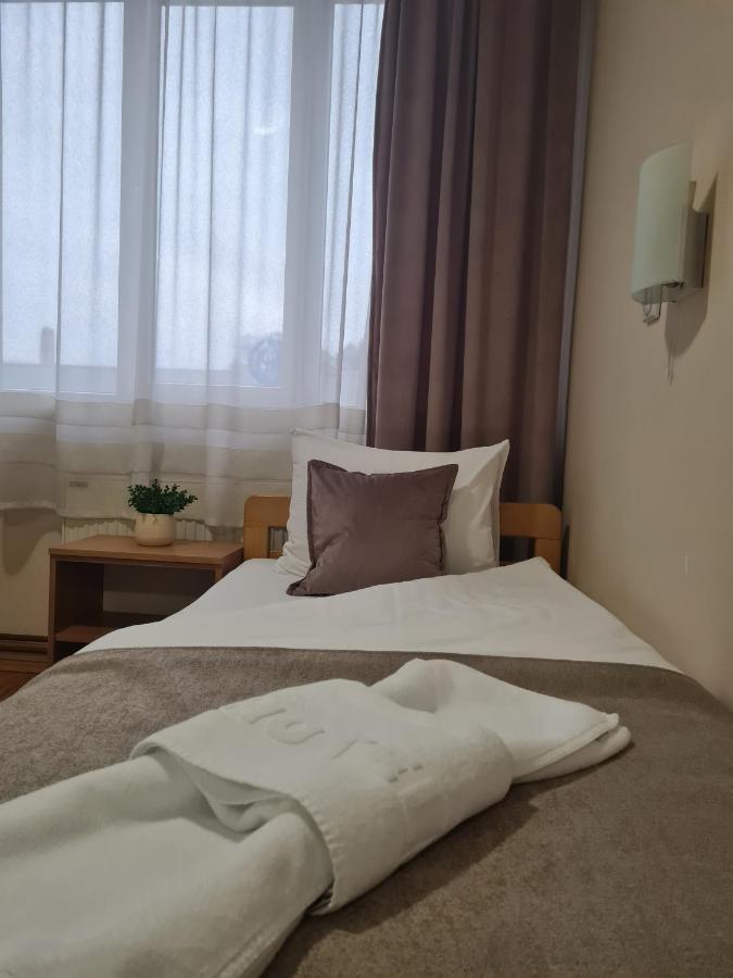 Garni Hotel Alma Πίροτ Εξωτερικό φωτογραφία