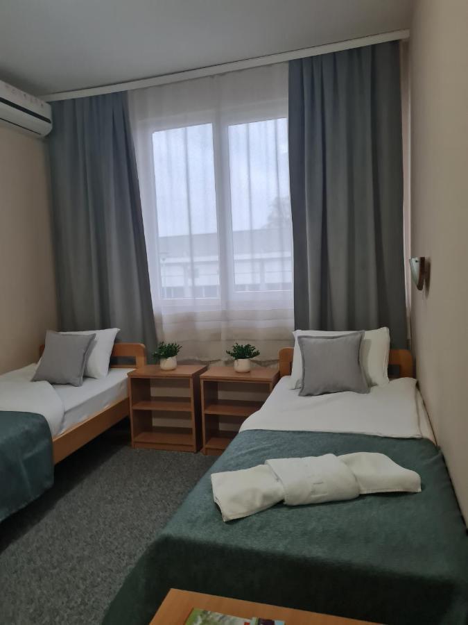 Garni Hotel Alma Πίροτ Εξωτερικό φωτογραφία
