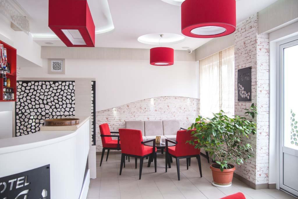 Garni Hotel Alma Πίροτ Εξωτερικό φωτογραφία