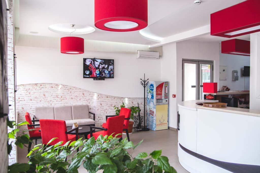 Garni Hotel Alma Πίροτ Εξωτερικό φωτογραφία